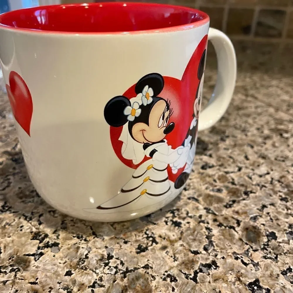 Disneyland Exclusive Paris Minnie and Mickey Wedding Celebration Cup Thailand